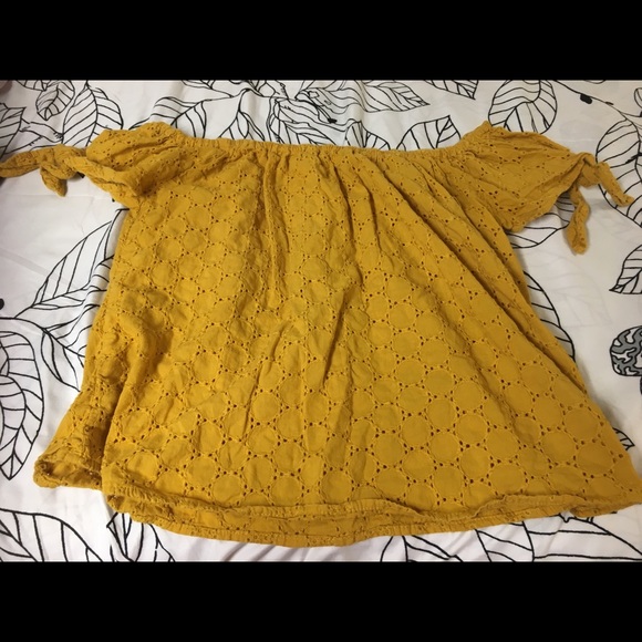 XS, UniversaThread, Off The Shoulder Shirt; Yellow - Picture 1 of 3